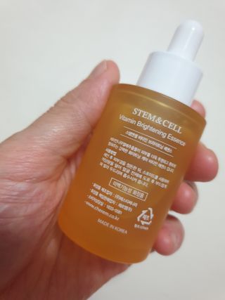 체르엠 스템앤셀 비타민 브라이트닝 에센스 30ml 1개 — 5점을 준 리뷰어가 2021년 10월 올린 사용 사진