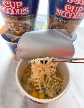 NISSIN 닛신 컵누들  4종 - 씨푸드오리지날, 씨푸드 스파이시, 씨푸드 커리, 씨푸드 XO소스 — 5점을 준 리뷰어가 2022년 4월 올린 사용 사진