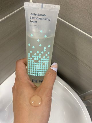 닥터에프파이브 젤리스크럽 소프트 클렌징폼 120ml — 5점을 준 리뷰어가 2022년 5월 올린 사용 사진
