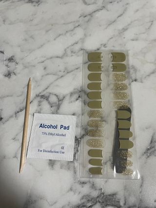 [네일가게] 햇빛에 닿으면 색이 변하는 신기한 햇살 반전 네일스티커_B — 5점을 준 리뷰어가 2021년 8월 올린 사용 사진