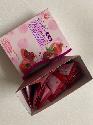 헬스업_쁘띠쁘띠석류콜라겐젤리_20g x 14포 — 5점을 준 리뷰어가 2021년 3월 올린 사용 사진