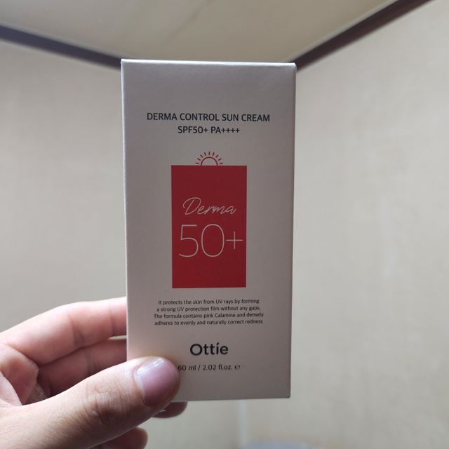 [오띠] SET_더마 컨트롤 선 크림( SPF50+ PA++++) & 100 마스크팩 x  4매 (수분/탄력/광채/장벽) 리뷰 사진