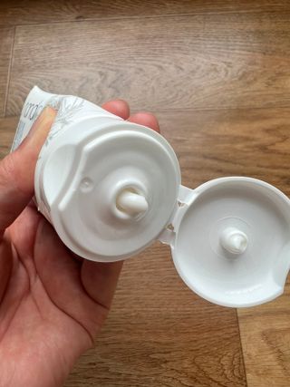 LCN(엘씨엔) LCN 리제너러티브 핸드크림 75ml 주름개선 고보습 재생핸드크림 — 5점을 준 리뷰어가 2022년 7월 올린 사용 사진