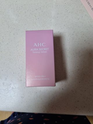 AHC 아우라 시크릿 톤업 벨벳 — 5점을 준 리뷰어가 2021년 4월 올린 사용 사진