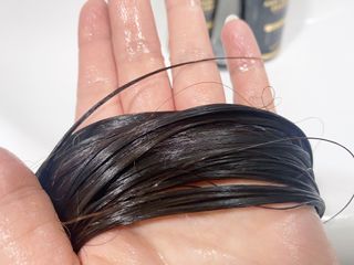 썸헤어 / SUMHAIR 썸헤어  써밋 안티 헤어로스 샴푸+트리트먼트 — 5점을 준 리뷰어가 2021년 6월 올린 사용 사진