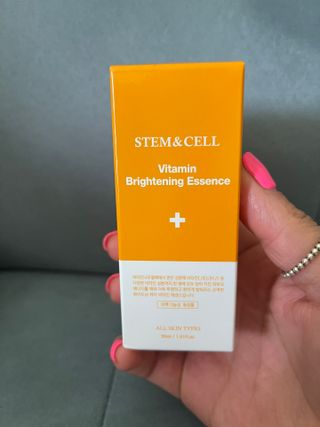 체르엠 스템앤셀 비타민 브라이트닝 에센스 30ml 1개 — 5점을 준 리뷰어가 2021년 8월 올린 사용 사진