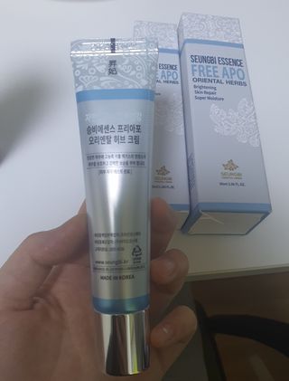 조아산코스메틱 승비 에센스 프리아포 오리엔탈 허브 크림 + 승비 에센스 프리아포 오리엔탈 허브 스킨 SET — 4.5점을 준 리뷰어가 2021년 11월 올린 사용 사진
