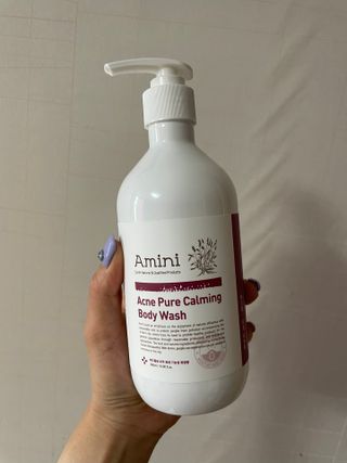 아미니 아크네 퓨어카밍 바디워시 500ml — 4.5점을 준 리뷰어가 2021년 6월 올린 사용 사진