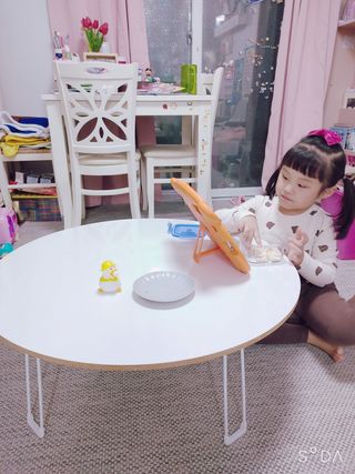 상상e상 아델라 LPM 원형 접이식테이블 — 5점을 준 리뷰어가 2021년 12월 올린 사용 사진