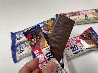 이지프로틴바 3종x각 2ea (고단백질바, 멀티단백질바, 식물성단백질바) — 5점을 준 리뷰어가 2024년 3월 올린 사용 사진