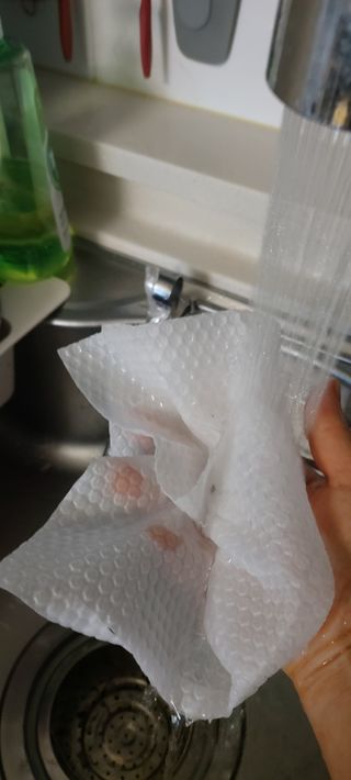 부직포나라 중금속유해물질ZERO 뜯어쓰는 주방 일회용수세미 60매 2매 — 4점을 준 리뷰어가 2022년 11월 올린 사용 사진