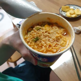 NISSIN 닛신 컵누들  4종 - 씨푸드오리지날, 씨푸드 스파이시, 씨푸드 커리, 씨푸드 XO소스 — 5점을 준 리뷰어가 2022년 3월 올린 사용 사진
