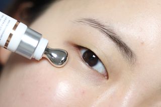 산수시 일루미네이팅 펄 영양 다크서클 스틱 아이 크림 케어 15ml — 5점을 준 리뷰어가 2021년 6월 올린 사용 사진