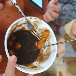 유비쿡 컵떡볶이 매운컵떡볶이2개/ 짜장컵떡볶이 2개  총 4개세트 — 5점을 준 리뷰어가 2021년 2월 올린 사용 사진