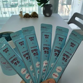 페페로니 잘 먹는 캣츄 - 원양선 참치 24개입 — 5점을 준 리뷰어가 2021년 8월 올린 사용 사진