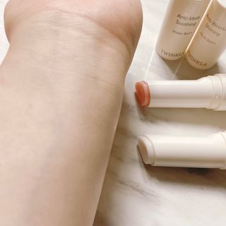 [트윙클라] 안티멜라 수딩 워터밤+안티링클 샤이닝 멀티밤 — 4점을 준 리뷰어가 2022년 6월 올린 사용 사진