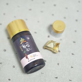 서울약사신협_프리미엄황삼골드_3.75g x 12환+75mgx12병 — 5점을 준 리뷰어가 2021년 1월 올린 사용 사진