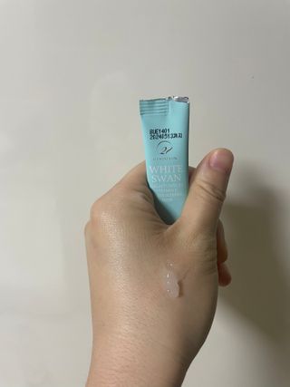 오투에니원 화이트 스완 갈락토미세스 비타민 C 워터 슬리핑 마스크 — 5점을 준 리뷰어가 2022년 12월 올린 사용 사진