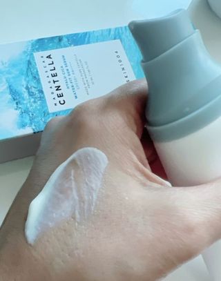 [스킨1004] 마다가스카르 센텔라 히알루-시카 워터핏 선세럼 50ml — 5점을 준 리뷰어가 2024년 5월 올린 사용 사진