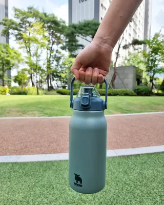모즈스웨덴 MOZ 스웨덴 316 스텐 대용량 원터치 손잡이 보냉보온병 — 5점을 준 리뷰어가 2023년 8월 올린 사용 사진