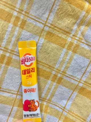 광동제약 [광동] 비타500데일리스틱 70포X2개 + 뚱랑이엽서 + 쇼핑백 증정 — 5점을 준 리뷰어가 2022년 11월 올린 사용 사진