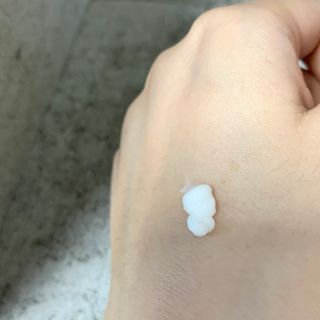 이엔코스 알부틴 알파 화이트닝크림 — 5점을 준 리뷰어가 2021년 2월 올린 사용 사진