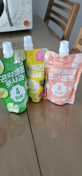 참앤들황토농원 10가지 맛, 입맛대로 스페셜하게~ 가볍게 한 포 땡! 곤약젤리 스페셜 패키지 130ml x 30포 — 5점을 준 리뷰어가 2023년 1월 올린 사용 사진