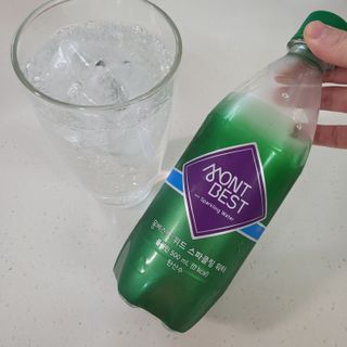 몽베스트 Montbest with Sparkling water Plain 20병 — 4점을 준 리뷰어가 2022년 11월 올린 사용 사진