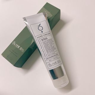 올리브 오일 스킨케어 컴퍼니 [OOSC] 보송보송한 내추럴리 너리시드 핸드크림 125ml — 5점을 준 리뷰어가 2021년 4월 올린 사용 사진