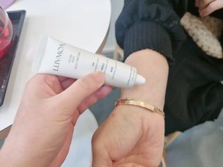 러브모아 향수 고체향수 승무원 고체향수 바르는 향수 니치향수 도손 우드세이지 앤 씨솔트 — 5점을 준 리뷰어가 2022년 11월 올린 사용 사진