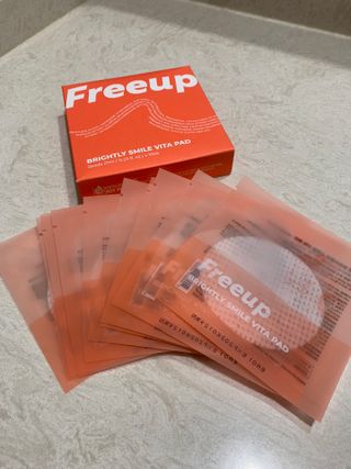 프리업 브라이틀리 스마일 비타 본품 + 휴대용키트 — 5점을 준 리뷰어가 2023년 6월 올린 사용 사진