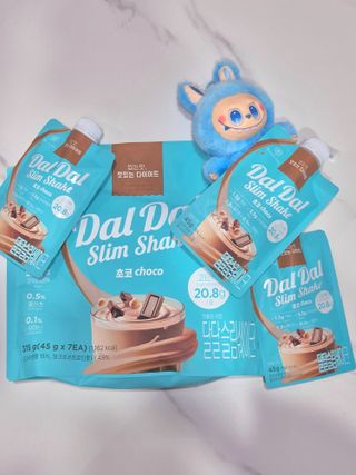 달달슬림쉐이크 [블로그]달달슬림 맛있는 단백질 쉐이크 파우치 다이어트 식사대용 프로틴 파우더 보충제 — 5점을 준 리뷰어가 2025년 10월 올린 사용 사진