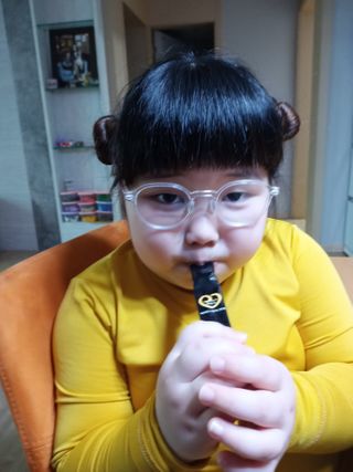 짜먹는 이지견과 짜먹는 이지아몬드, 짜먹는 이지허니피넛, 짜먹는 이지캐슈넛 각 10g X  10포 — 5점을 준 리뷰어가 2021년 1월 올린 사용 사진