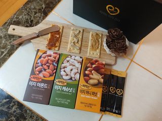 짜먹는 이지견과 짜먹는 이지아몬드, 짜먹는 이지허니피넛, 짜먹는 이지캐슈넛 각 10g X  10포 — 5점을 준 리뷰어가 2021년 3월 올린 사용 사진