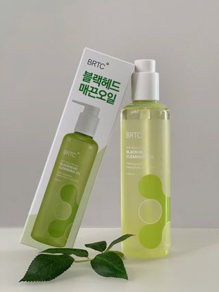 비알티씨 BRTC 안티폴루션 앤 블랙헤드 클렌징오일 300ml — 5점을 준 리뷰어가 2022년 12월 올린 사용 사진