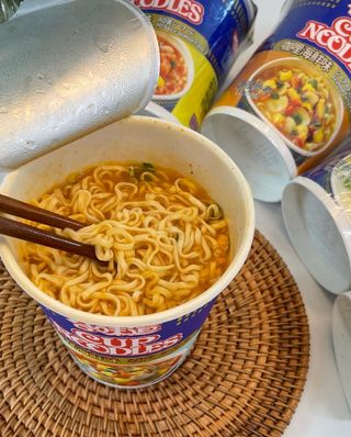 NISSIN 닛신 컵누들  4종 - 씨푸드오리지날, 씨푸드 스파이시, 씨푸드 커리, 씨푸드 XO소스 — 4점을 준 리뷰어가 2022년 2월 올린 사용 사진