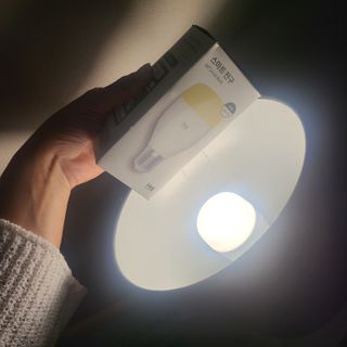 헤이홈 LED전구 화이트 스마트 전구 wifi 연결 스마트폰 연동 음성제어 원격제어 — 5점을 준 리뷰어가 2021년 5월 올린 사용 사진
