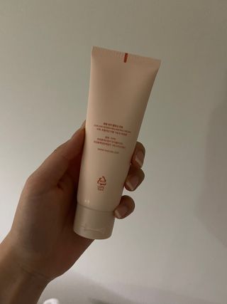 [휴랑] 오미자 2,000알로 피부 생기를 채워주는 밸런싱 크림 — 4점을 준 리뷰어가 2021년 10월 올린 사용 사진