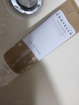 스킨1004 [SKIN1004] 마다가스카르 센텔라 앰플 폼 125ml — 5점을 준 리뷰어가 2024년 8월 올린 사용 사진