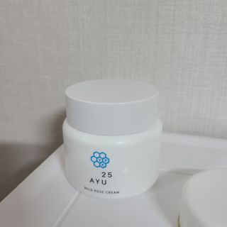 AYU25[아유트웬티파이브]다마스크로즈워터 베이스 천연 수분 촉촉 크림 — 3점을 준 리뷰어가 2021년 4월 올린 사용 사진