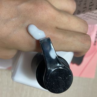 줄라이 모닝 _ JULY MORNING 줄라이모닝 하이드레이팅 퍼퓸드 바디앤핸드 에멀젼 — 3점을 준 리뷰어가 2021년 9월 올린 사용 사진