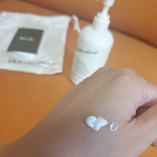 [위켄더스] 끈적임 없이 수분감을 채워주는 핸드& 바디로션 1종 랜덤발송 — 5점을 준 리뷰어가 2022년 4월 올린 사용 사진