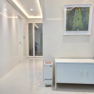 창신리빙 [프랑코 스마트 슬림 휴지통] 똑똑한 정리 수납 — 5점을 준 리뷰어가 2021년 8월 올린 사용 사진