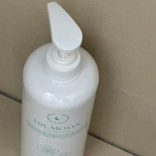 [닥터문] 센텔라 시카케어 화이트머스크 바디워시 1000ml — 5점을 준 리뷰어가 2023년 8월 올린 사용 사진