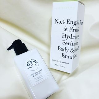 줄라이 모닝 _ JULY MORNING 줄라이모닝 하이드레이팅 퍼퓸드 바디앤핸드 에멀젼 — 4.5점을 준 리뷰어가 2021년 9월 올린 사용 사진