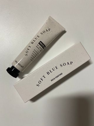 멈칫(MUMCHIT) 넥퍼퓸 NECKPERFUME 2가지 향 — 5점을 준 리뷰어가 2021년 11월 올린 사용 사진