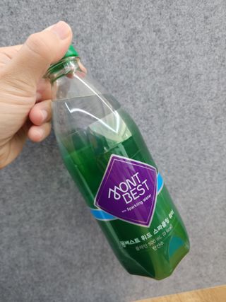 몽베스트 Montbest with Sparkling water Plain 20병 — 5점을 준 리뷰어가 2022년 11월 올린 사용 사진
