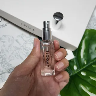 리브얼 | LIVALL 바이오셀룰로오스 마스크 레스트 앤 글로우 33ml  x 3개입 — 5점을 준 리뷰어가 2022년 6월 올린 사용 사진