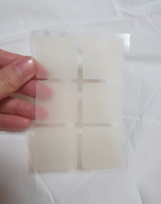 [큐어반H 커팅] 간편하게 떼서 쓰는 자외선차단 습윤밴드 (1팩/30매입) — 5점을 준 리뷰어가 2022년 11월 올린 사용 사진