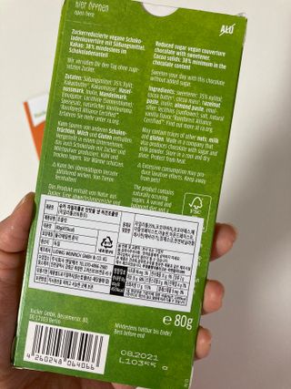 당류2g 자일리톨로 단맛을낸 슈카 퓨어비건 무설탕초콜릿 Xucker vegan 2개입 — 5점을 준 리뷰어가 2021년 4월 올린 사용 사진